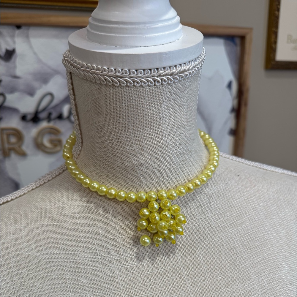 5 for $30 VINTAGE Yellow Flower Cluster Beaded Choker Necklace